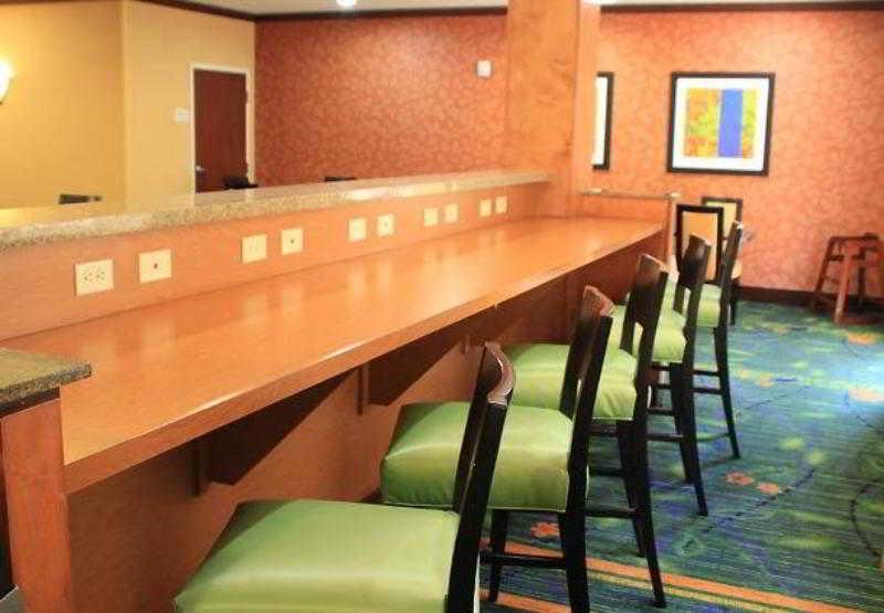 Fairfield Inn & Suites דנטון מראה חיצוני תמונה