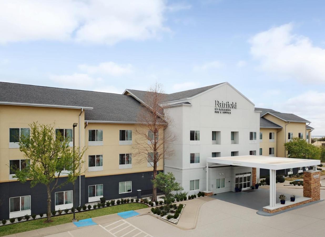 Fairfield Inn & Suites דנטון מראה חיצוני תמונה