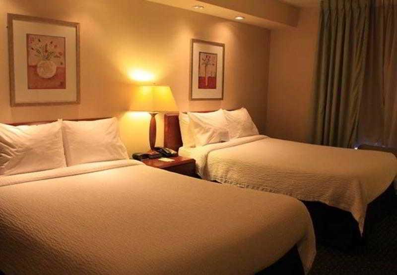 Fairfield Inn & Suites דנטון מראה חיצוני תמונה