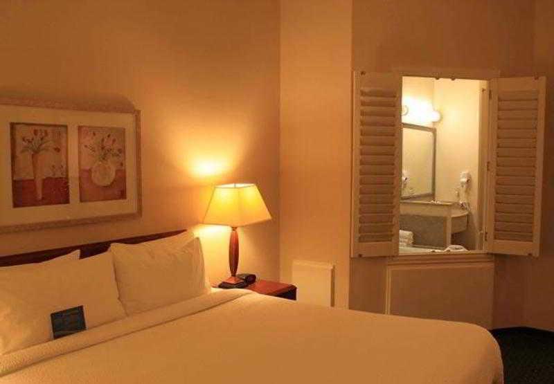 Fairfield Inn & Suites דנטון מראה חיצוני תמונה