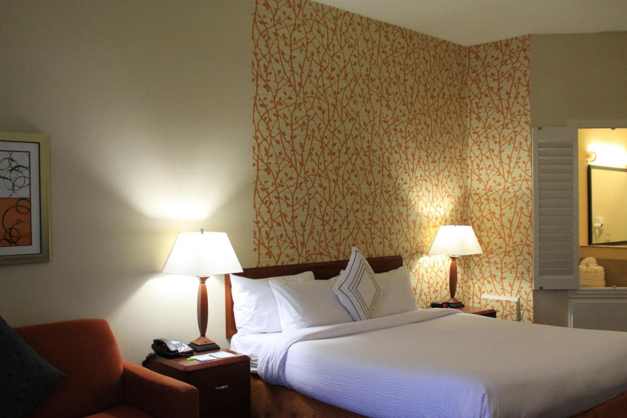 Fairfield Inn & Suites דנטון מראה חיצוני תמונה