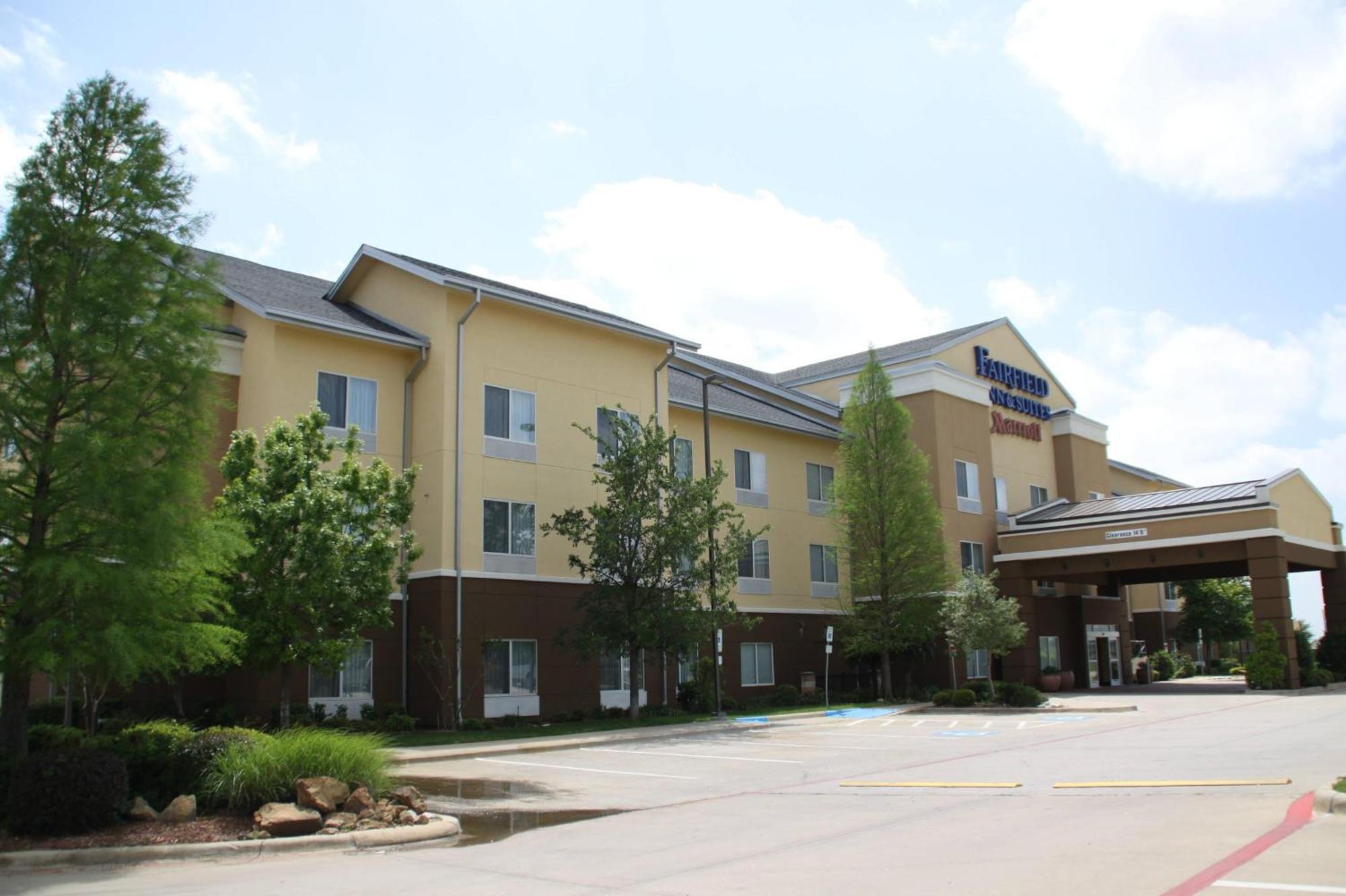 Fairfield Inn & Suites דנטון מראה חיצוני תמונה
