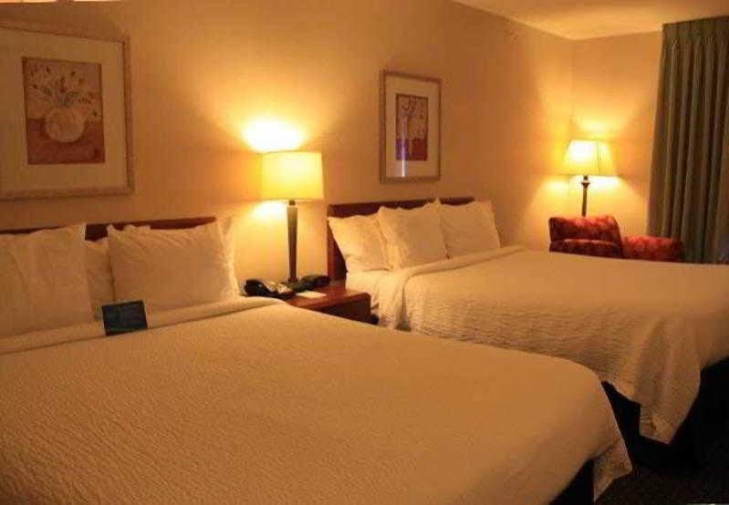 Fairfield Inn & Suites דנטון מראה חיצוני תמונה